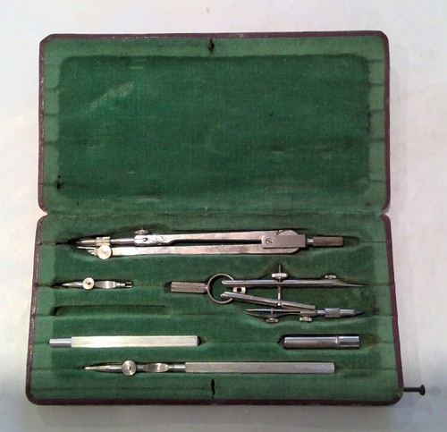 Ancienne boite compas 152 - ancienne,