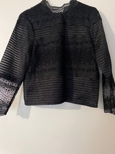 Maje blouse en dentelle noire , taille 2