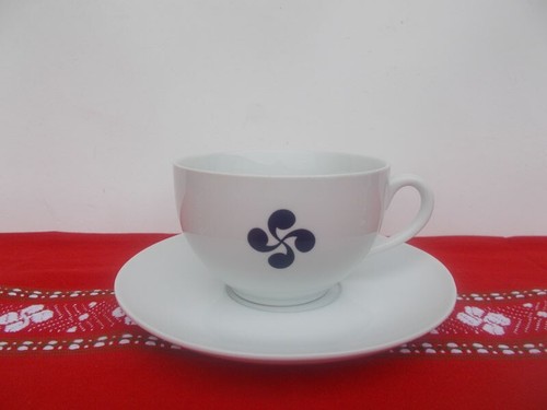Tasse déjeuner croix basque