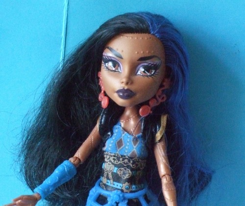 Poupée monster high robecca - poupée,
