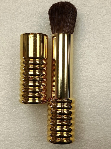 Yves saint laurent gold - saint,