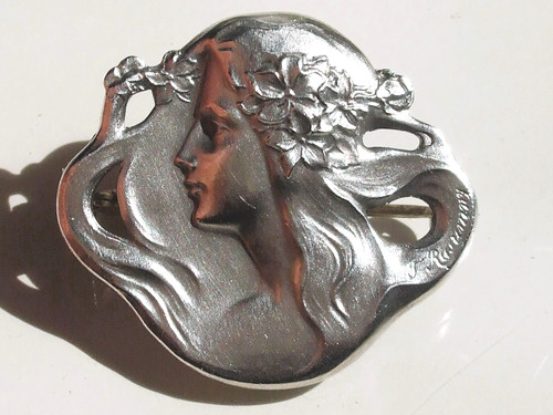 Tres belle broche - tres, ancienne