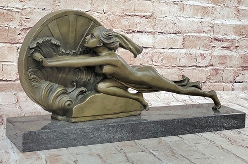 Statue fille nue - de,