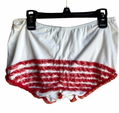 Vintage red ruffle butt - red,
