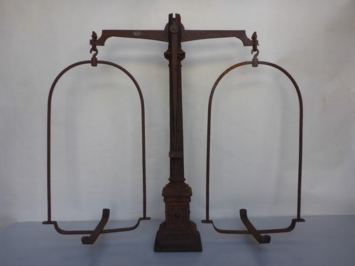 Vieux balance bascule - à,