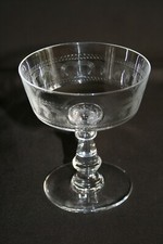  Coupe à champagne ancienne en cristal - Gravée