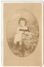Fillette avec sa poupée doll circa 1875 Chateauroux Photo CDV enfant