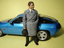 FIGURINE 1/18  FERRY PORSCHE