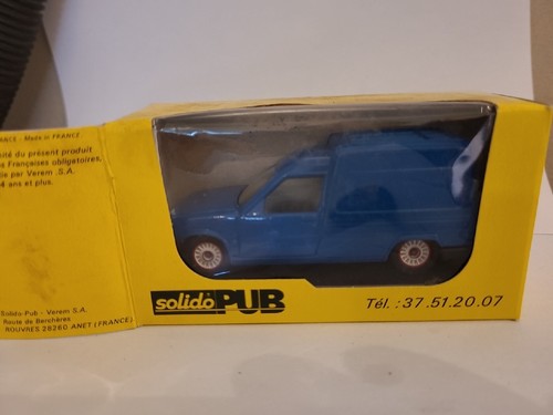 Renault express bleu - , par