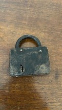 cadenas ancien en fer sans