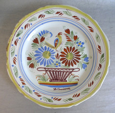 HB à Quimper assiette en faïence à décor de panier fleuri XIXème