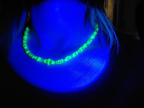 Collier art déco fluorescent - collier,