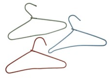 POUPEE - LOT DE 3 CINTRES