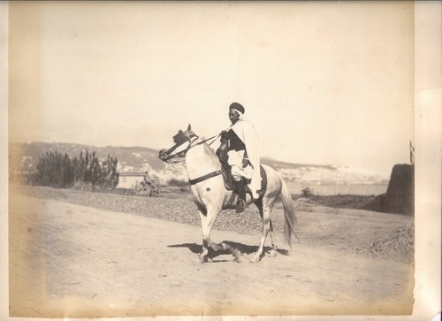 Officier spahis indigènes - , à