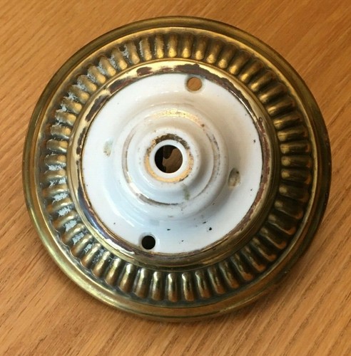 Ancien plafonnier pour monte