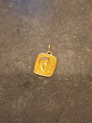 Beau pendentif médaille - beau,