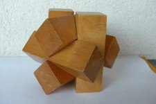 casse tête en bois clair