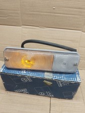 Feu AV droit  clignotant / 104 / J5 Peugeot / C25 Citroën . Réf 6301.79 Peugeot.