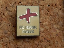pin's - CROIX ROUGE - DES