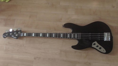 Guitare basse électrique - , pour