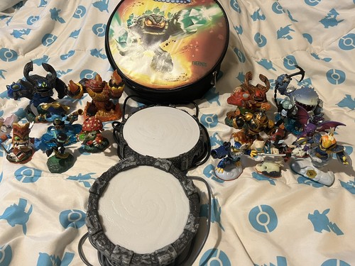 Skylanders figures two - 14,