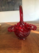 JOLI PANIER EN VERRE PRESSE