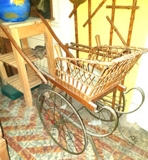 Poussette d’Enfant en Osier