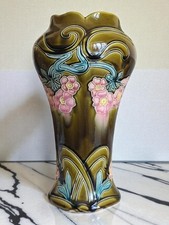 Vase Art Nouveau en barbotine
