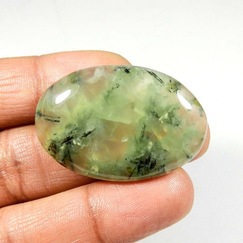 Cabochon rutilé vert naturel