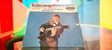 Disque 45 Tours 4 titres Johnny Hallyday  ? 24000 baisers 1961 avec centreur