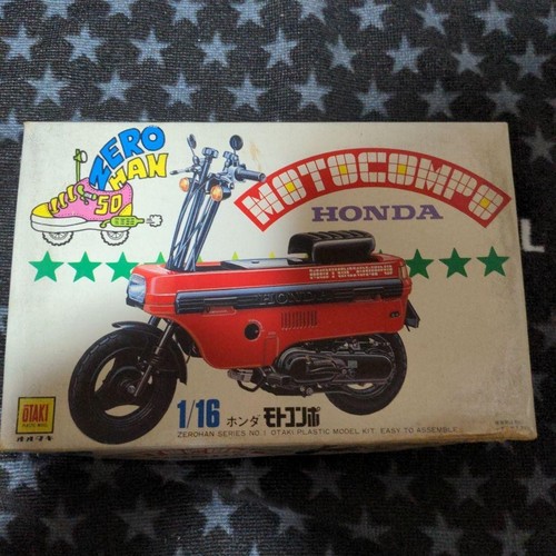 Modèle plastique pour moto