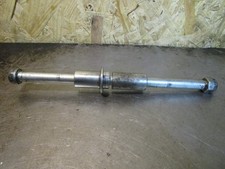 Axe de roue arrière Yamaha Dt