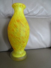 vase en patte de verre marmoréen dans le style Muller, Legras  ?