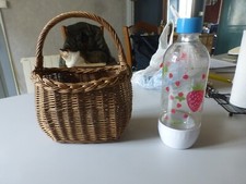 ancien petit   Panier d'enfant à anse  en rotin