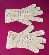 Paire de gants anciens en dentelle fait main