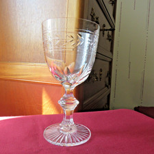 1 grand verre a eau en cristal