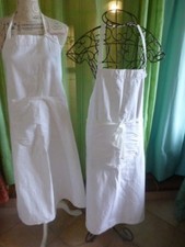 2  grands tabliers cuisine ,hotellerie  métis ,enveloppants blancs+MON JARDIN