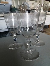 3 anciens verres en cristal