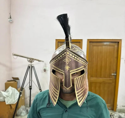 Casque spartiate médiéval