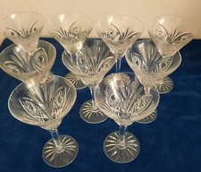 9 coupes à champagne en cristal taillé , cristal de Lorraine ( Baccarat ? )