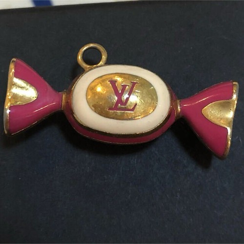 Pendentif louis vuitton - vuitton, bonbon