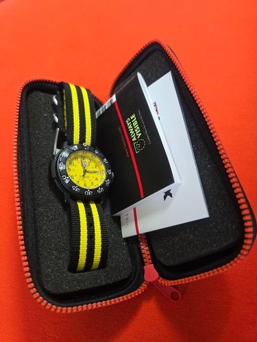 Montre quartz luminox - à,