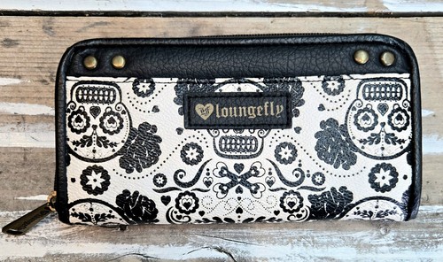 Loungefly skull pattern - skull,