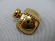 Yves Saint Laurent, Broche