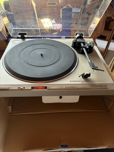 Pioneer vintage turntable - pioneer,