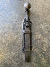 Verrou bas ancien en fer