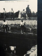 60-BRESLES."EXTRACTION DE LA TOURBE." Vers1910."C.P.A."Pas d'écriture"