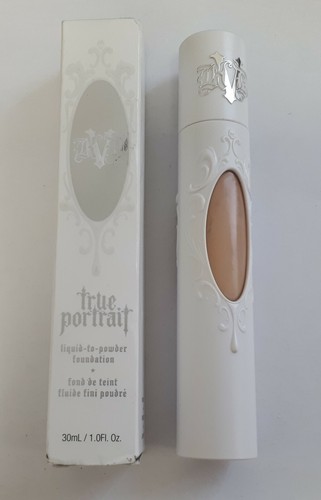 Kat von true portrait fond - true,