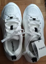 TRÈS JOLIES BASKETS NEUVES