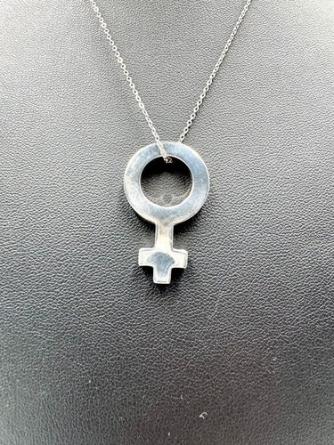 Collier pendentif symbole